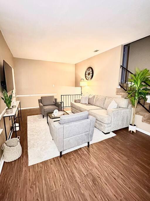 Short Walk To Jsu Stadium, Hospitals, And Bars In Fondren Jackson Bagian luar foto