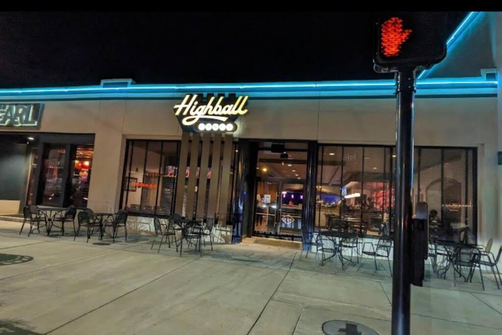 Short Walk To Jsu Stadium, Hospitals, And Bars In Fondren Jackson Bagian luar foto