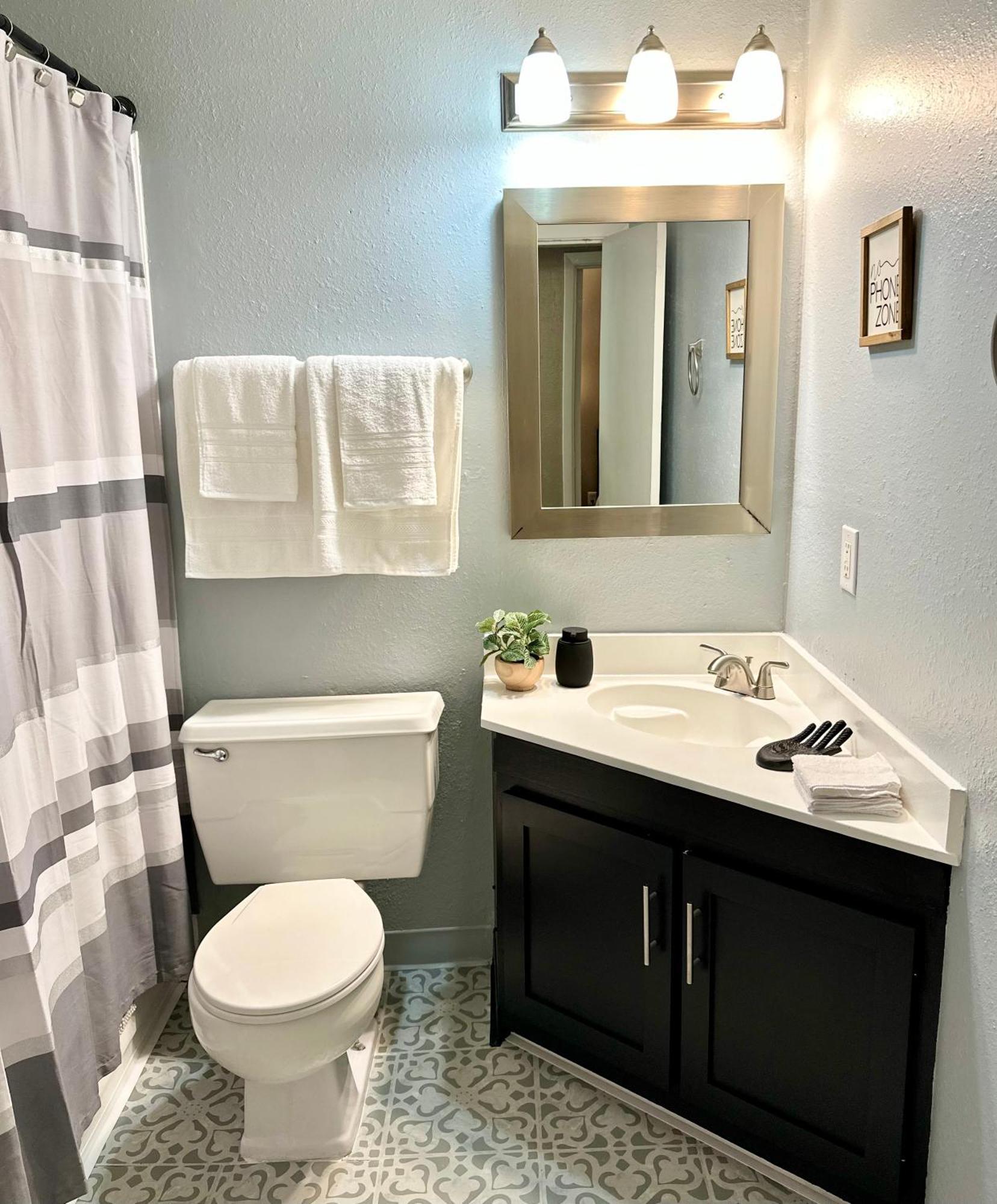 Short Walk To Jsu Stadium, Hospitals, And Bars In Fondren Jackson Bagian luar foto