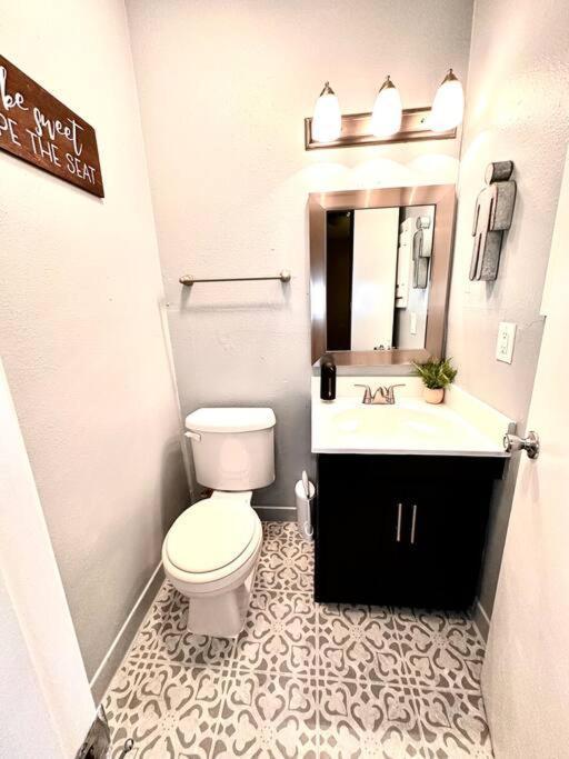 Short Walk To Jsu Stadium, Hospitals, And Bars In Fondren Jackson Bagian luar foto