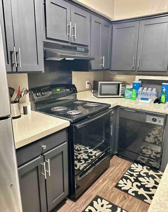 Short Walk To Jsu Stadium, Hospitals, And Bars In Fondren Jackson Bagian luar foto